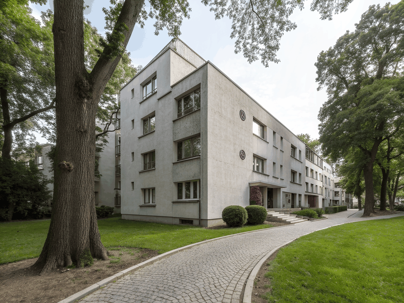 Gepflegte moderne Wohnanlage und Gewerbeimmobilie in Bielefeld